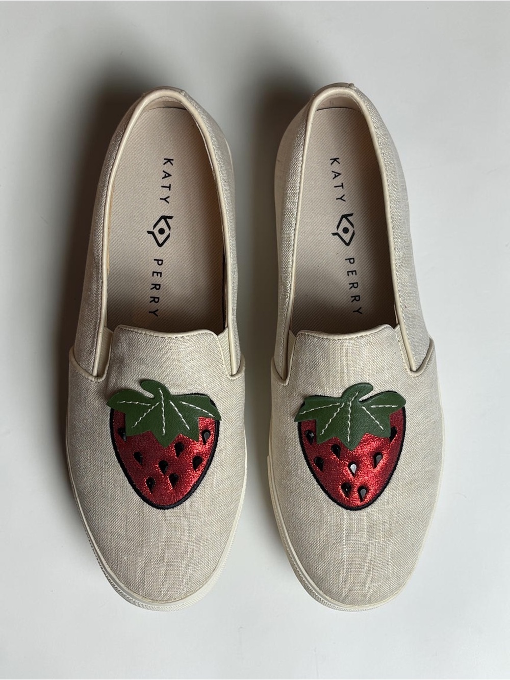 Katy Perry The Kerry Strawberry Canvas Slip On Sneakers Cream 8M / 38 - Picture 2 of 9